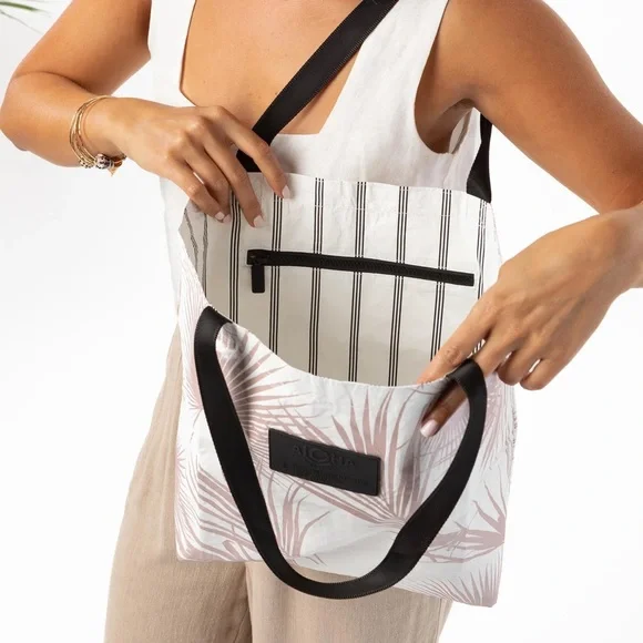 Aloha Collection Reversible Tote Aloha classic Day Palms - Picture 3 of 10